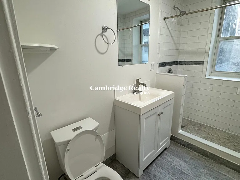 8 Farrington Ave #4T — Photo 21