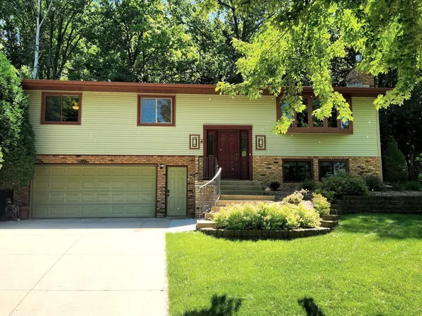 2510 Northern Hills Ct NE, Rochester, MN 55906