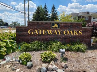 5625 Twin Oaks Dr, Sterling Heights, MI 48314