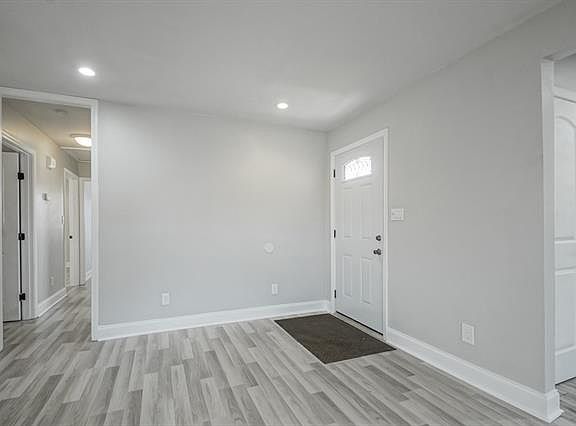 4th image of 4834 Papania Dr