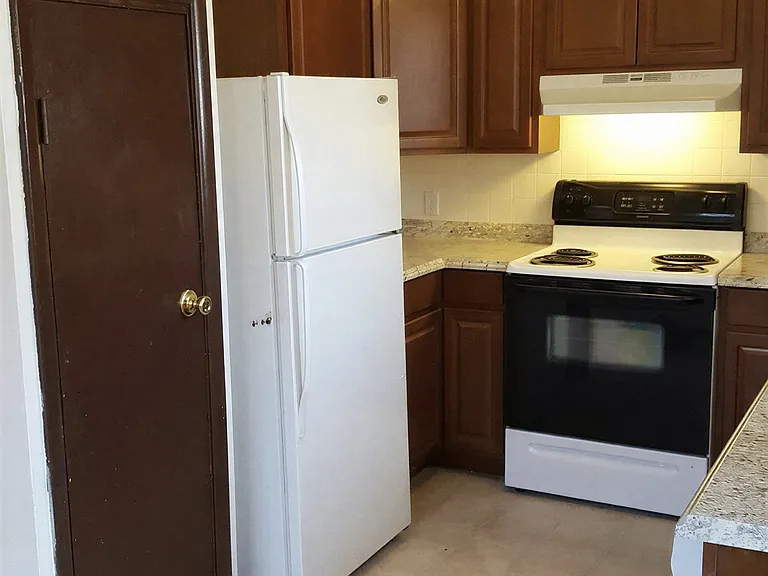 706-708 Darby Ct #1 — Photo 6