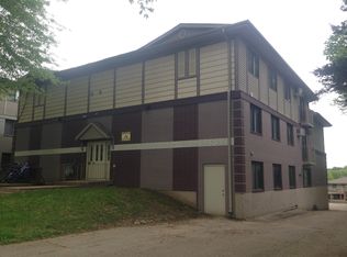 932 E Washington St APT 9, Iowa City, IA 52240