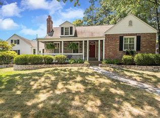 825 N Berry Rd, Saint Louis, MO 63122
