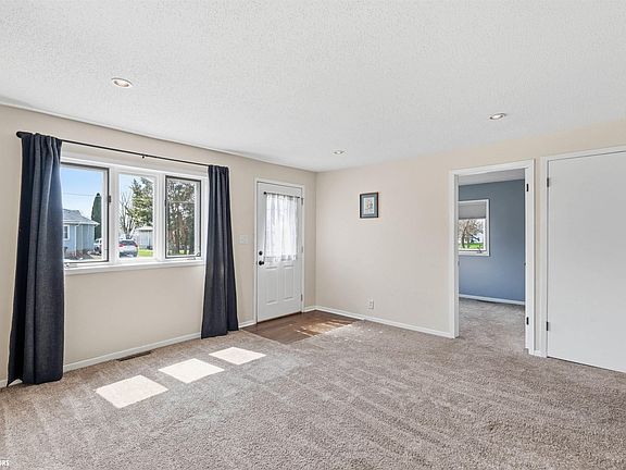 5th image of 307 3rd St SW