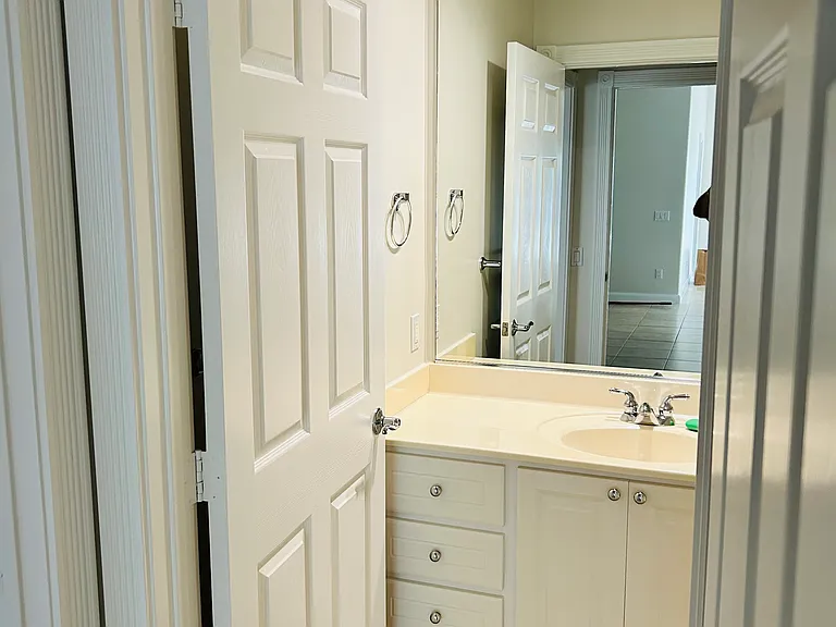 15401 Orlanda Dr — Photo 23