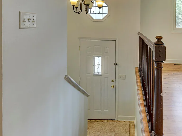 3514 Glory Cir — Photo 5