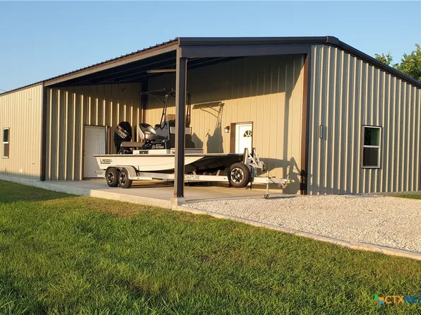 1211 W Houston Ave, Seadrift, TX 77983