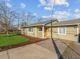 421 B St, Silverton, OR 97381