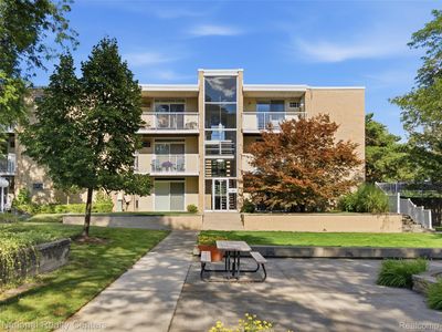 4909 Crooks Rd APT C11, Royal Oak, MI, 48073