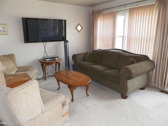 4th image of 20122 S Great Oaks Cir
