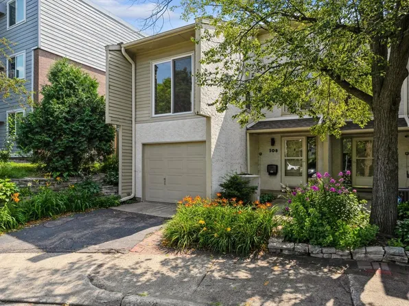 308 9th St SE, Minneapolis, MN 55414