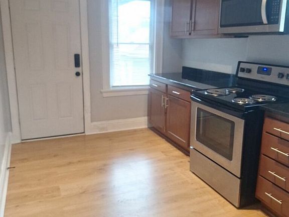 2nd image of 2620 Norwood Ave #12