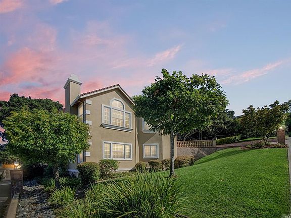 3rd image of 735 El Paseo Dr
