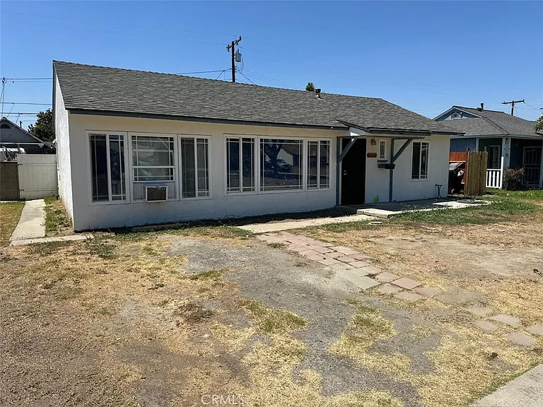 13727 Fairford Ave — Photo 2