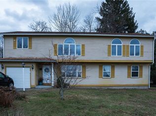 138 Tanglewood Dr, West Warwick, RI 02893