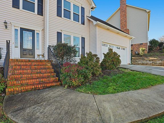 2nd image of 18 River Way Dr