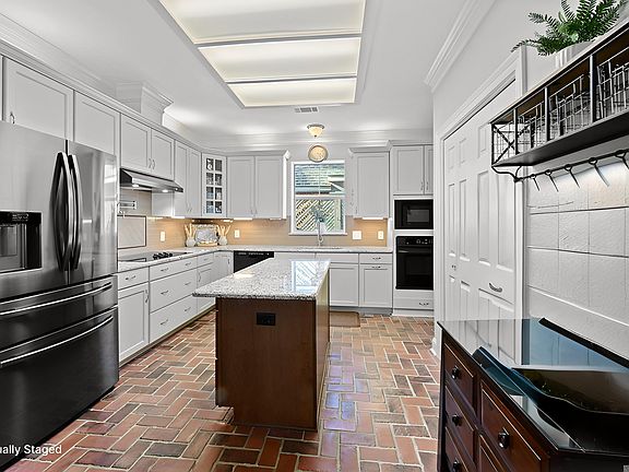 2nd image of 4014 Indian Run Dr