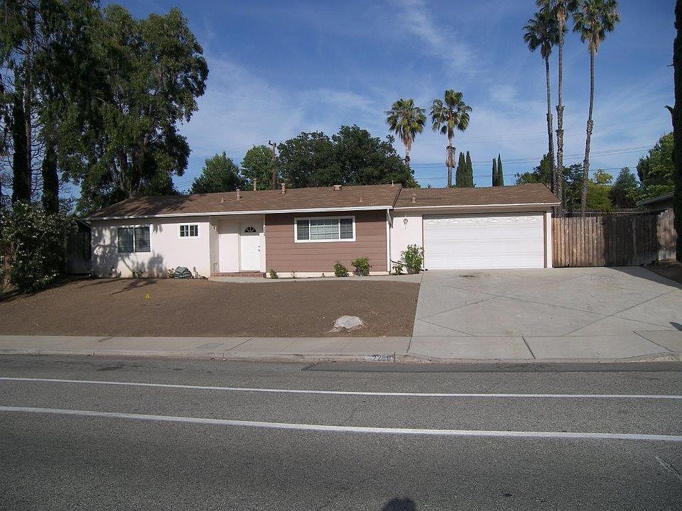 1st image of 2250 Avenida De Las Plantas