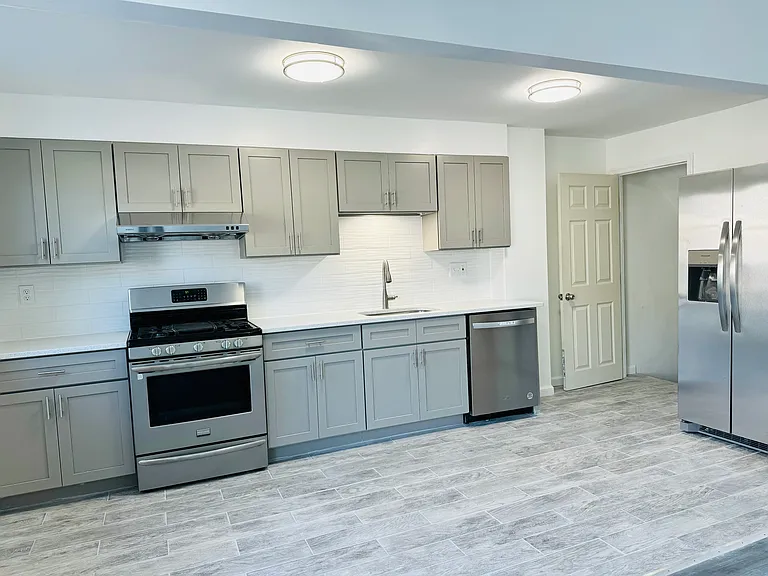 3641 Canby Dr — Photo 2
