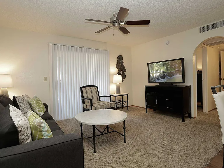 Silverado Apartments — Photo 11