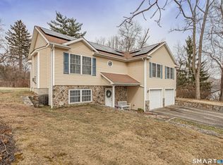 31 Parkwood Ave, Waterbury, CT 06708