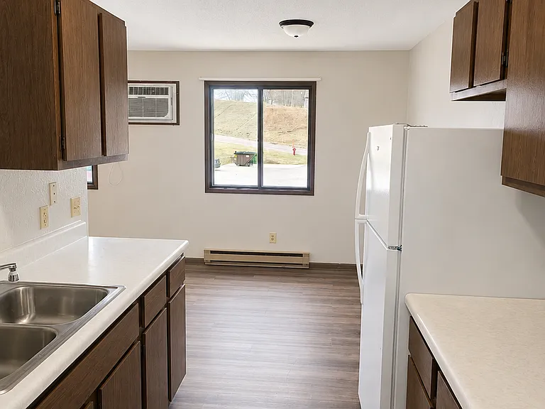 Riverine Apartments — Photo 12