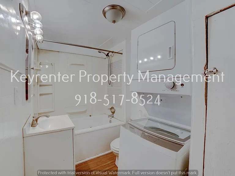 E 4th Street Duplex — Photo 13