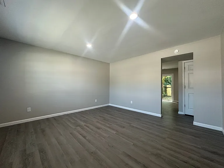 606 Myrtlewood Cir — Photo 3