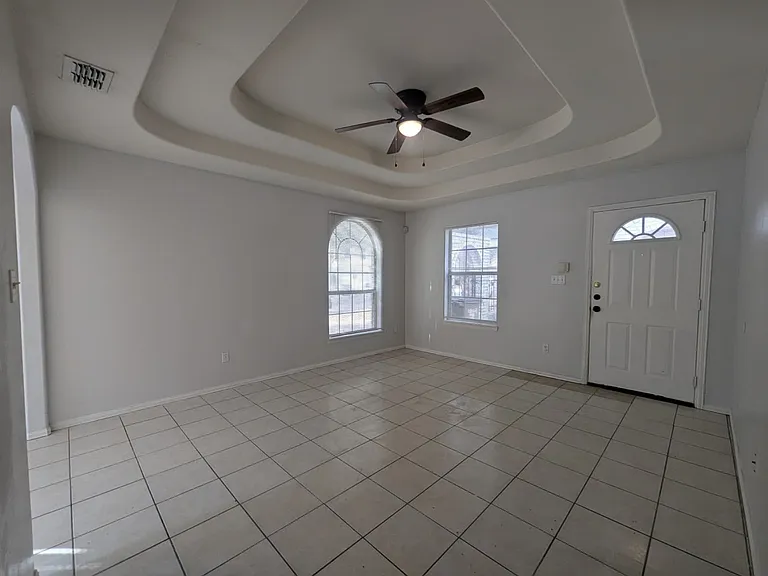 1614 Phoenix St #3 — Photo 6