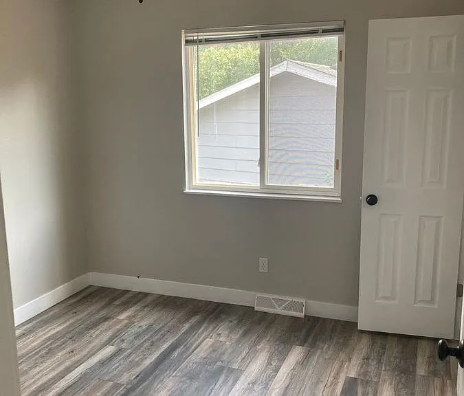 209 21st Avenue Ct — Photo 5