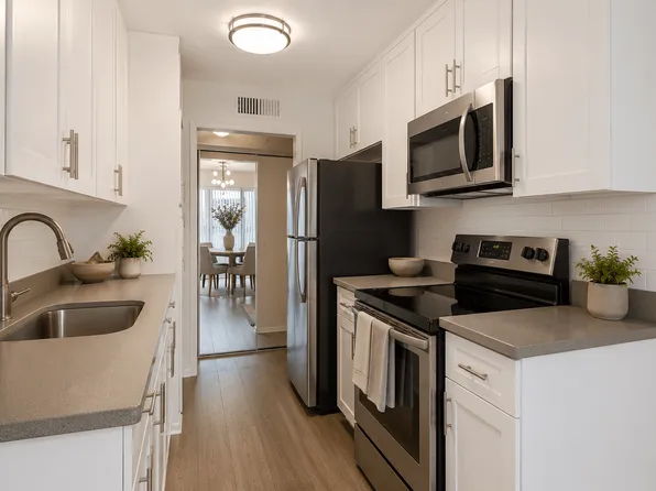 The Highland at Sherman Oaks, 4355 N Sepulveda Blvd #224, Sherman Oaks, CA 91403