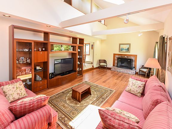 4th image of 506 E Hyerdale Dr