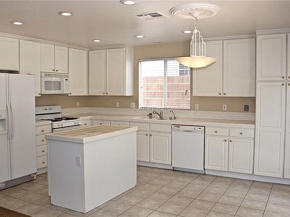 4th image of 9740 Tumble Lake Ct