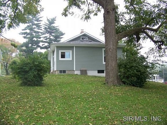 3rd image of 212 E Hoehn St