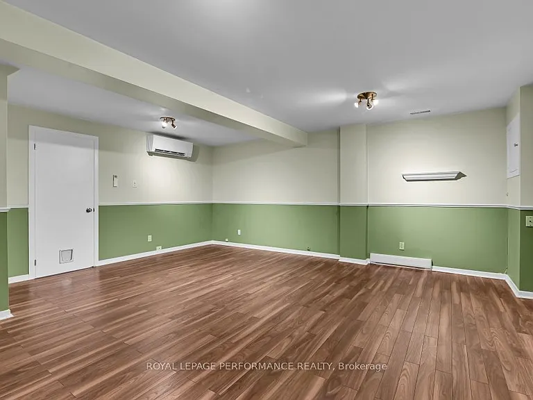 1286 Cedarcroft Cres — Photo 24
