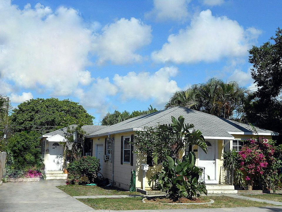 1st image of 305 S B Street