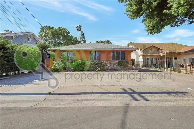 2 bed, 1.0 bath, 780 sqft, $1,600 — Photo 3