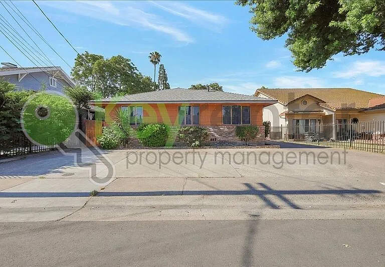 4806 Yosemite Ave #A — Photo 1