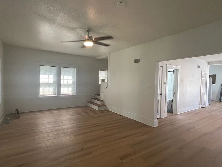 638 W Main St — Photo 9