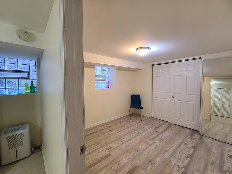 4642 N Saint Louis Ave #B — Photo 4
