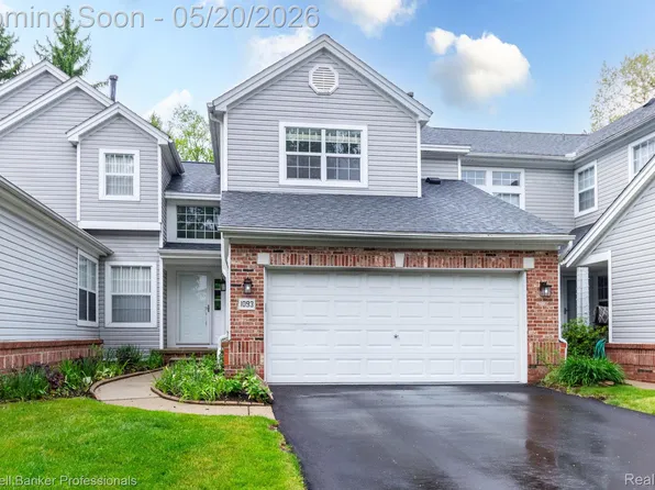 1093 Fairways Blvd, Troy, MI 48085