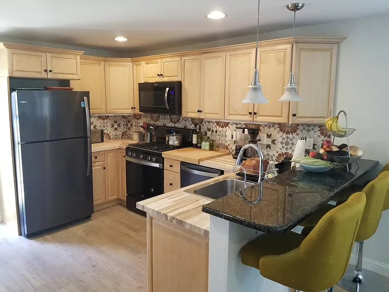 75 Mason St #2 — Photo 1