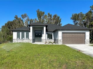 1123 Carl Ave, Lehigh Acres, FL 33971