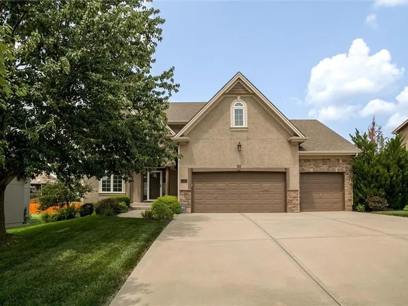 2300 NE 110th St, Kansas City, MO 64155