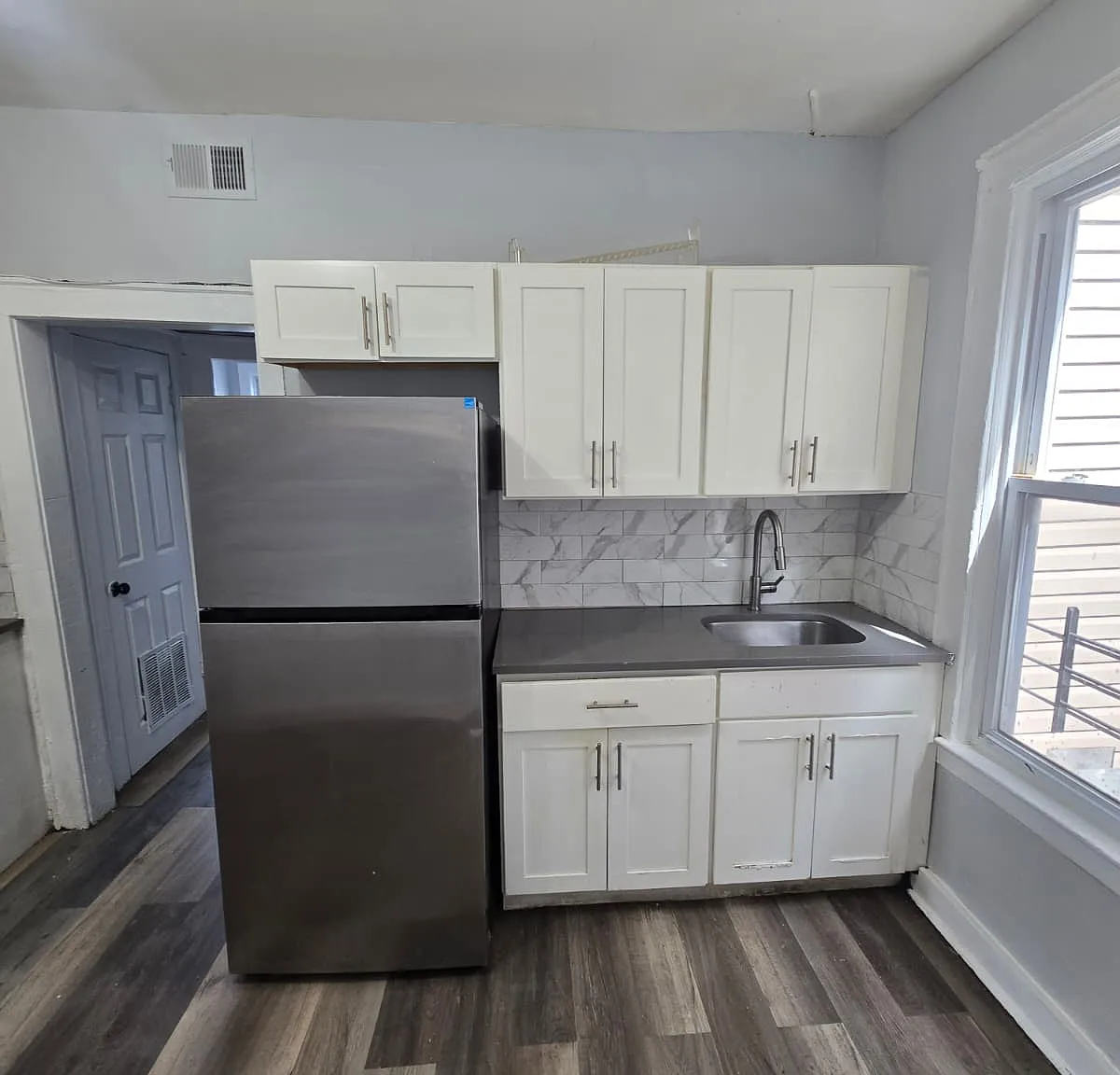 158 Maple Ave — Photo 3