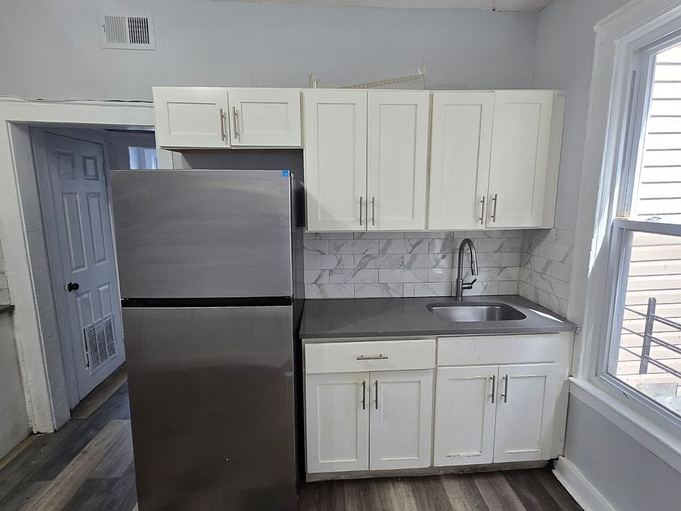 1st image of 158 Maple Ave #2LL