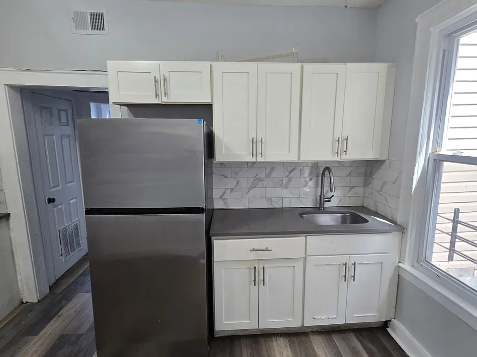 158 Maple Ave #2LL