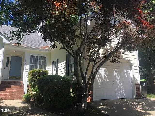 3 bed, 2.0 bath, 1367 sqft, $1,945 — Photo 2