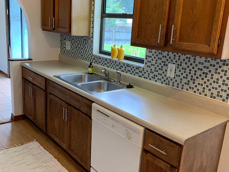 270 Emerson Dr NW — Photo 10