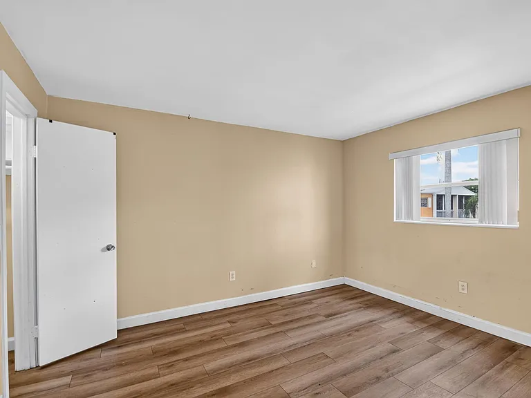 1505 Crescent Cir #B24 — Photo 21
